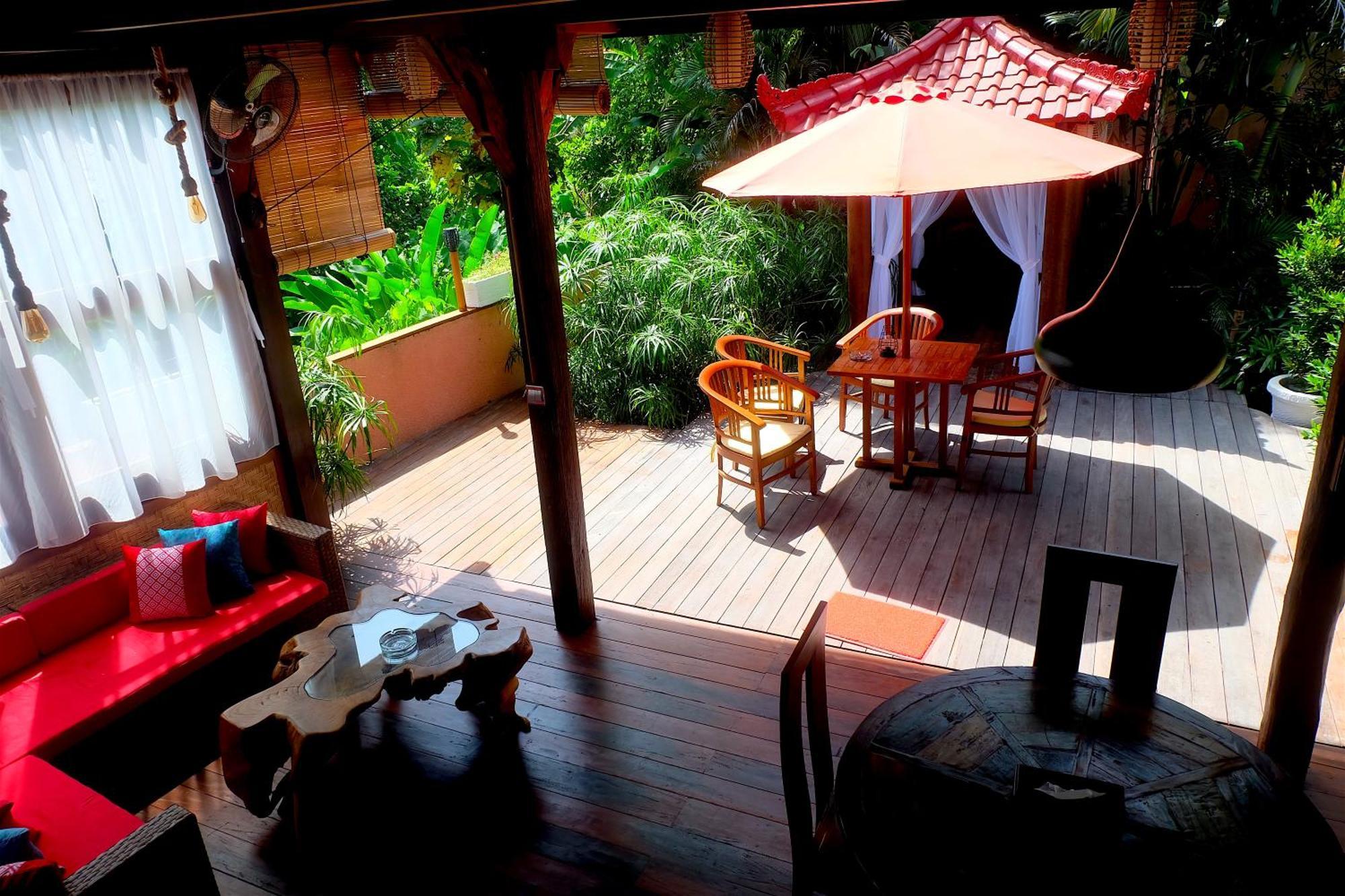 Pilou Boutique Couette-café Tanah Lot